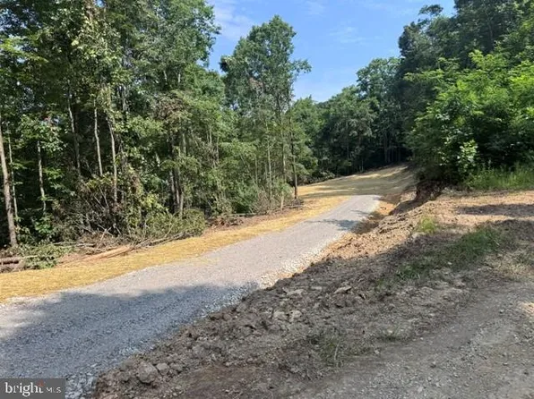 Locust Grove Rd, Moatsville, WV 26405