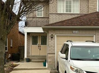 6414 Hampden Woods Rd, Mississauga, ON L5N 7V3