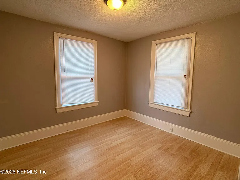 511 Ivy St — Photo 13