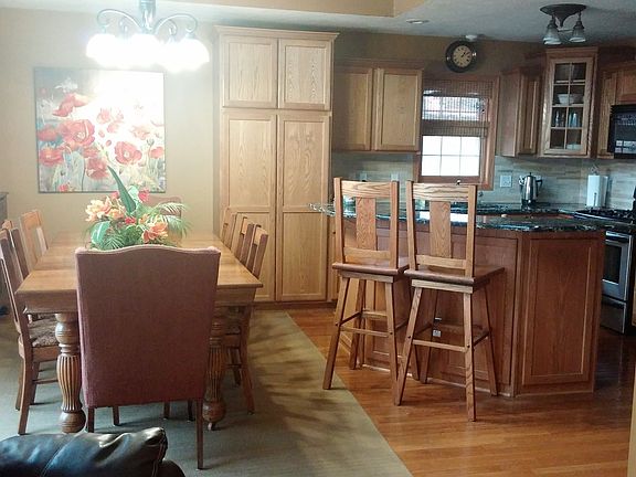 2nd image of 1003 Lakeshore Dr