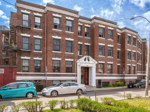 100 Lanark Rd APT 6, Brighton, MA 02135