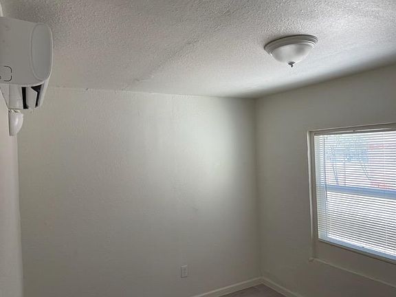 5th image of 248 W 32nd St #1