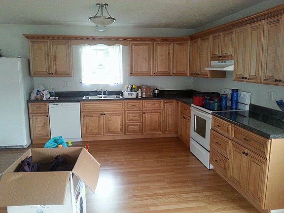 2nd image of 710 N High St