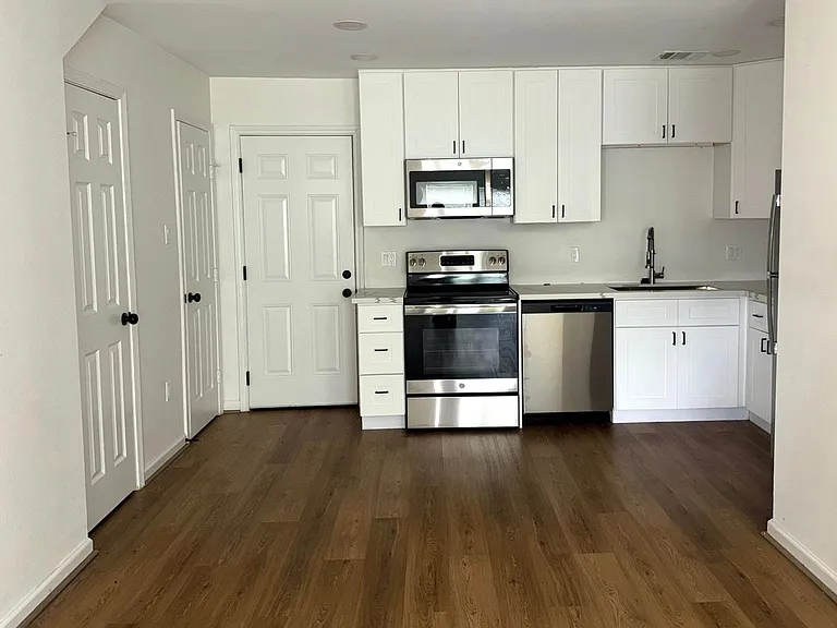 9911 Porto Rico Rd — Photo 5