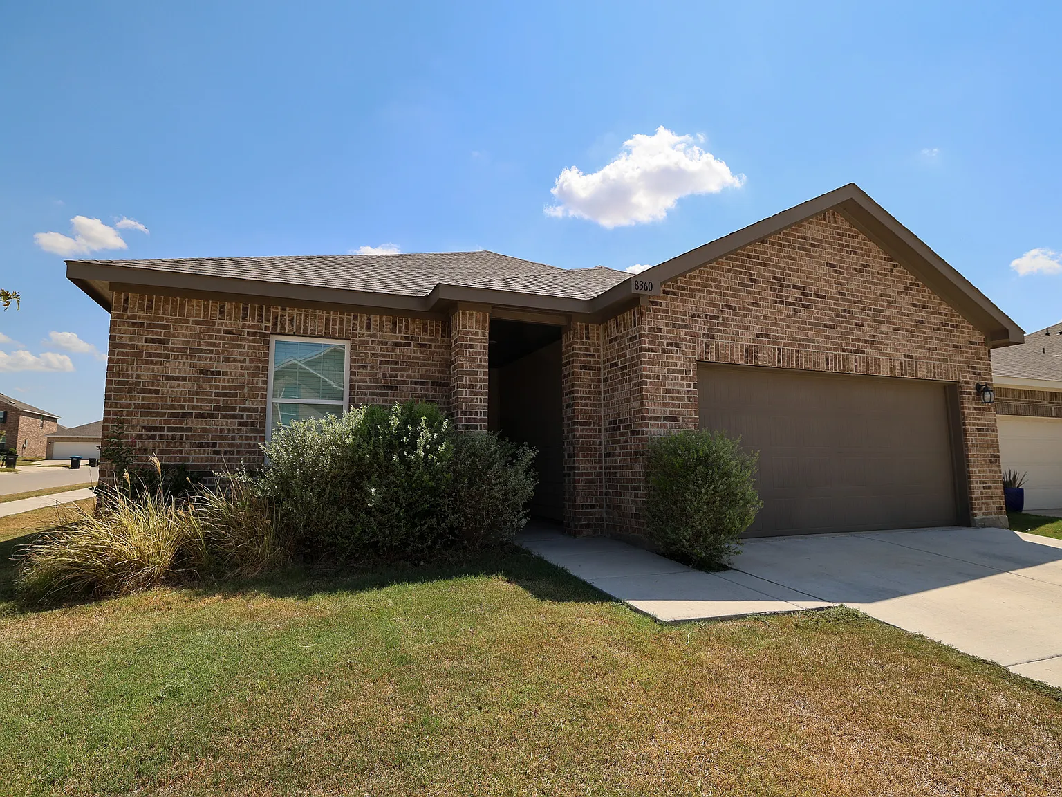 3 bed, 1882 sqft, $2,400 — Photo 1