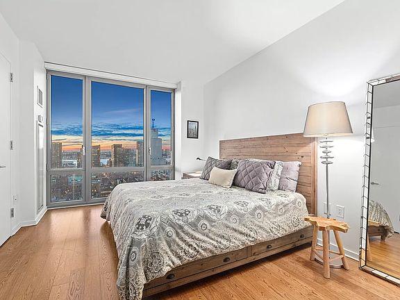 4th image of 310 W 52nd St APT 21C