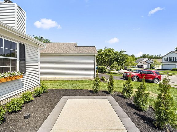 3rd image of 643 Rainbow Dr