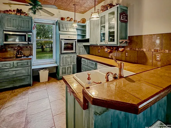 318 Ash St, Lockhart, TX 78644