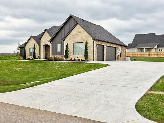 2nd image of 1105 Dorsi Way