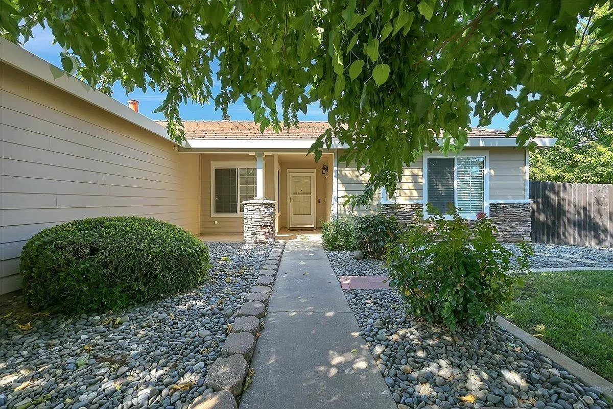 2355 Shady Ln photo 1