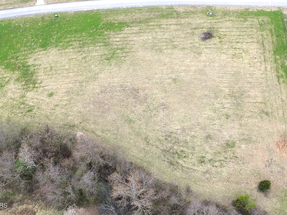 2nd image of 930 Carter Springs Dr