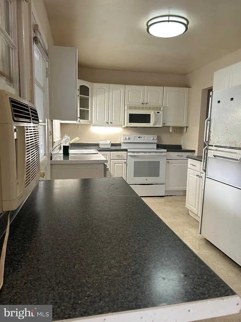 20209 Redrose Dr photo 1