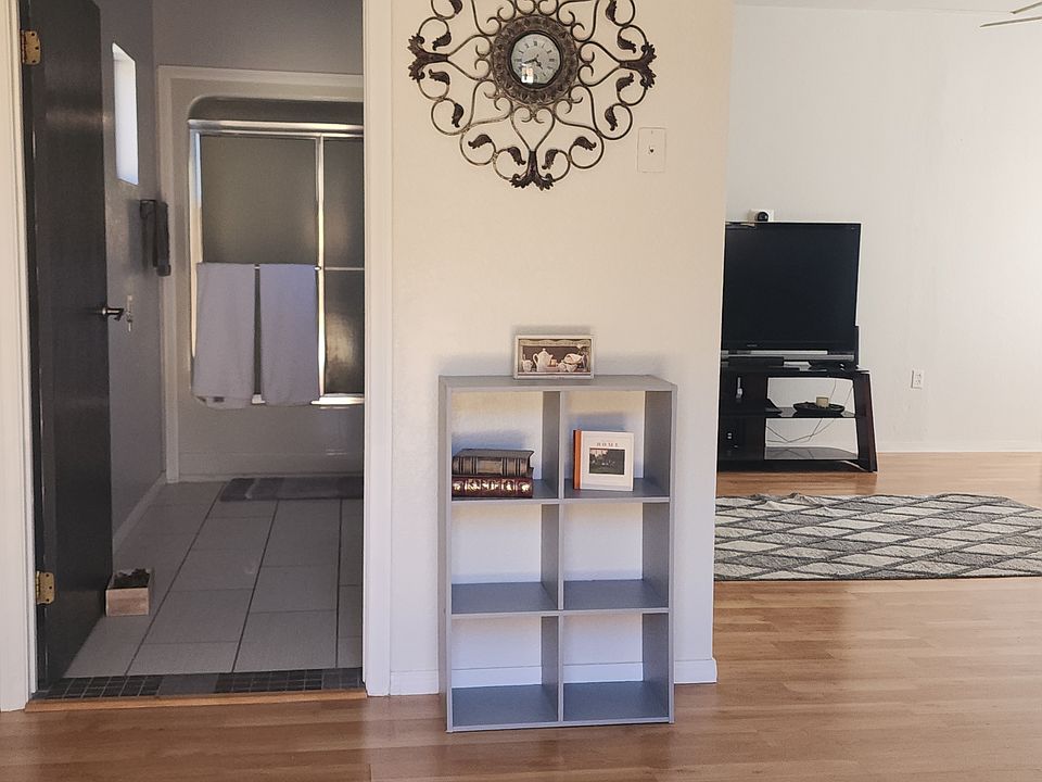 Spacious open floor plan with 9 foot ceilings