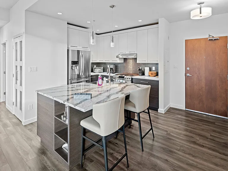 732 Cormorant St — Photo 14