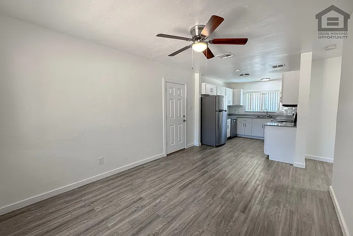1342 E Willetta St #8 — Photo 9
