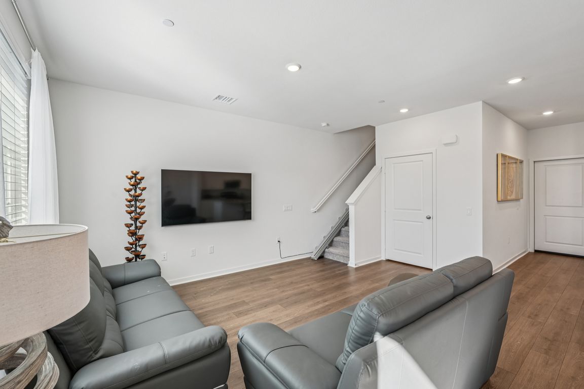 next background image