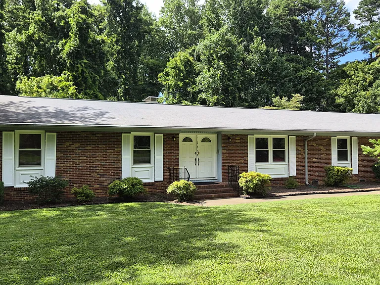7307 Monaco Dr — Photo 1