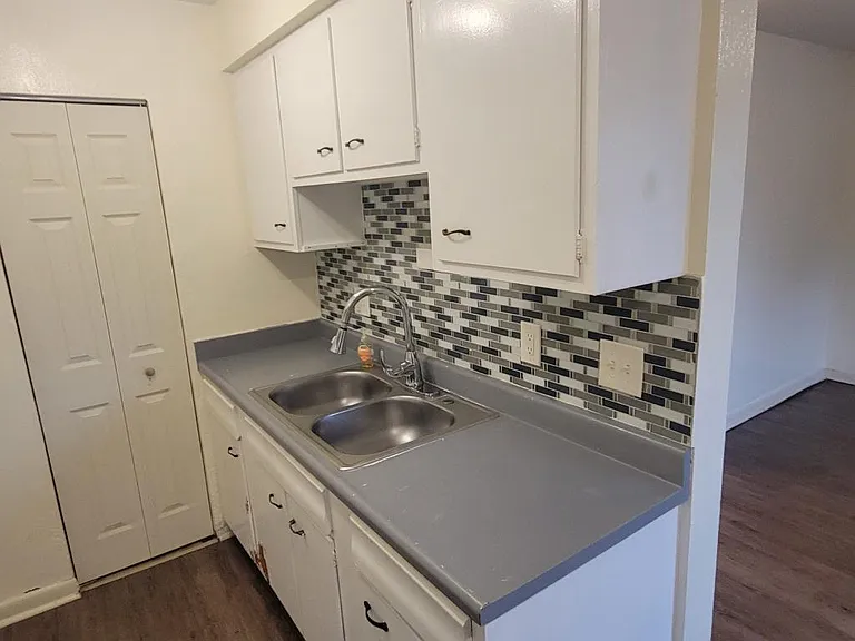 2102 Bickmore Ave — Photo 16