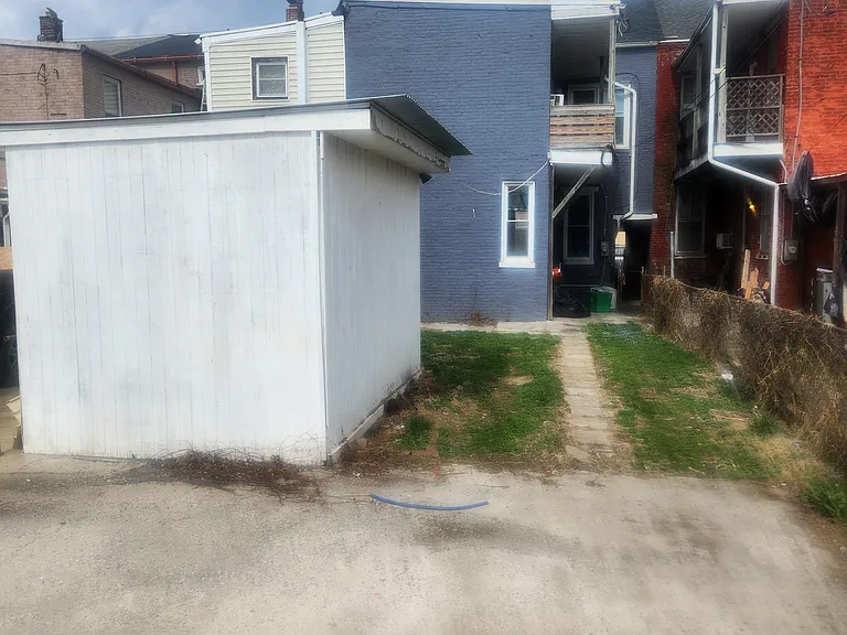 440 Walnut St — Photo 11