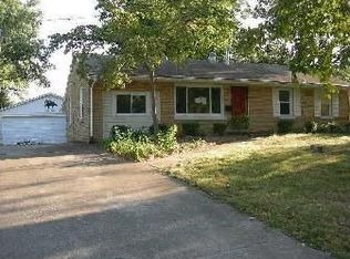 1311 Gallant Fox Run Rd, Lyndon, KY 40242