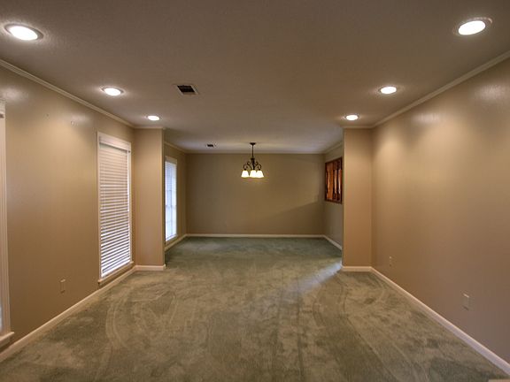 5th image of 3803 Briarwood Blvd