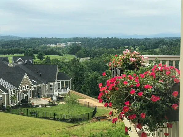 1353 Delphi Ln, Charlottesville, VA 22911