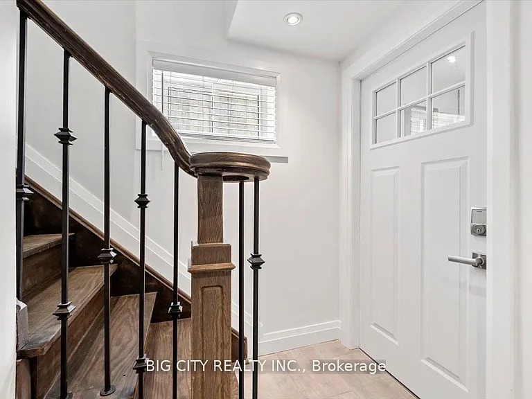 18 Wexford Blvd #2 — Photo 3