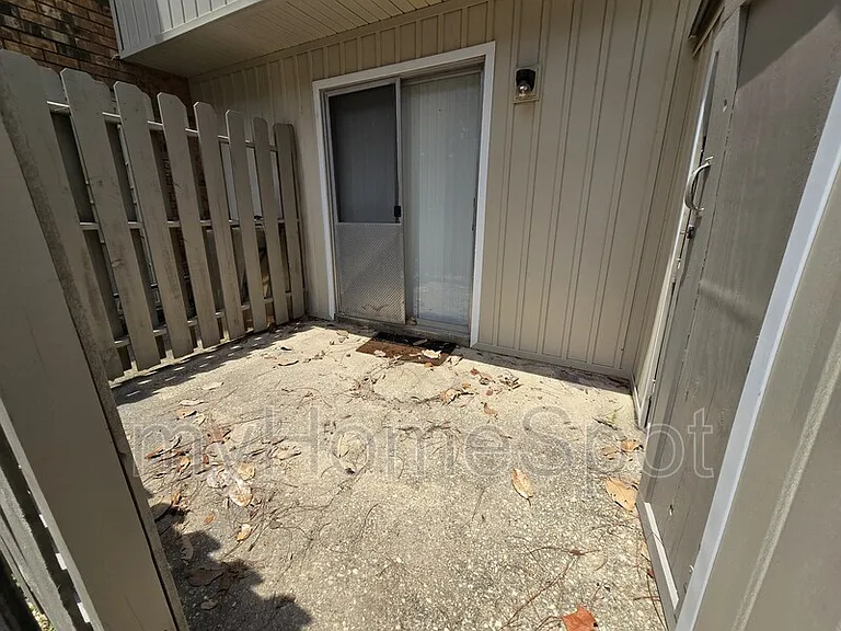 4828 Huron Dr — Photo 20