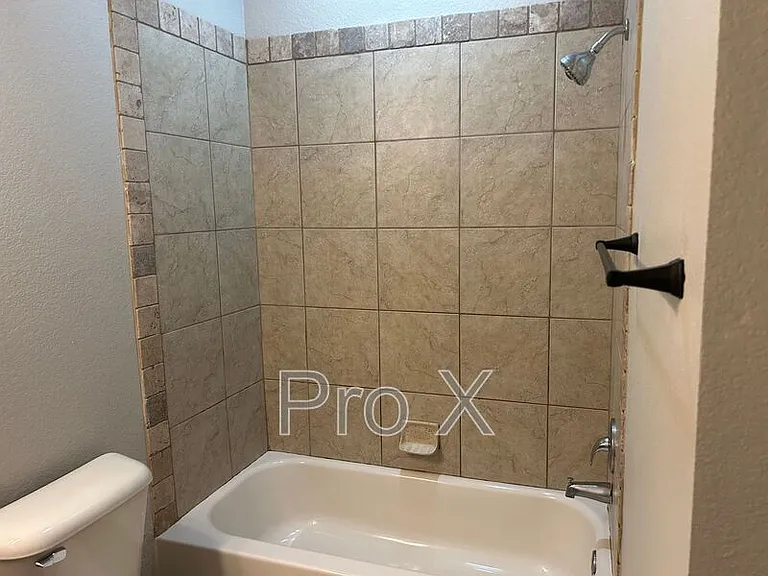 2670 N Valencia Ave #2670 N VALENCIA AVE — Photo 7