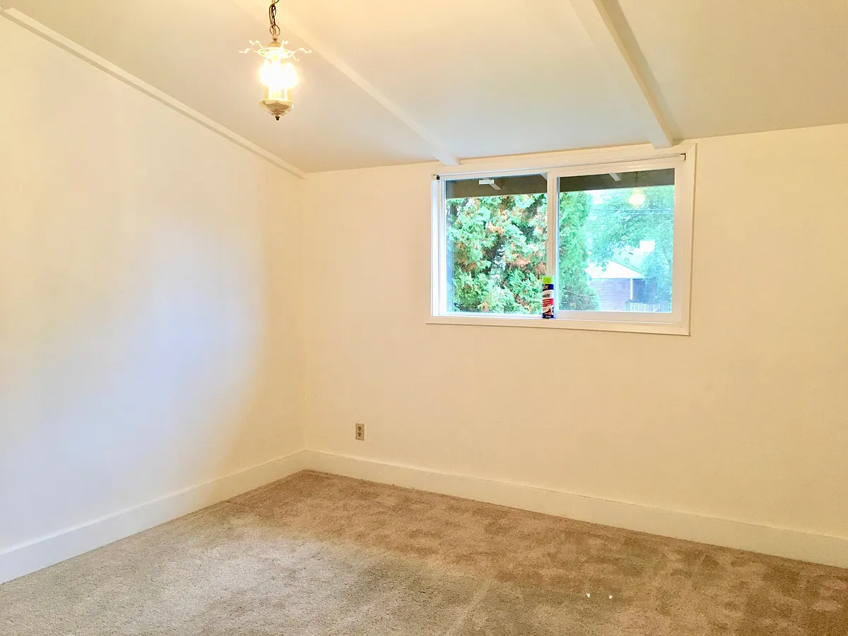 Livingroom - 8501 Wallingford Ave N #1