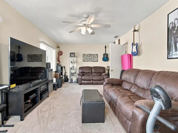 8121 NW 93RD Avenue, Tamarac, FL 33321
