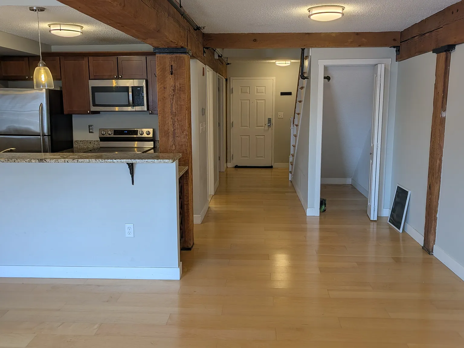 2 bed, 1.5 bath, 1276 sqft, $2,200 — Photo 4