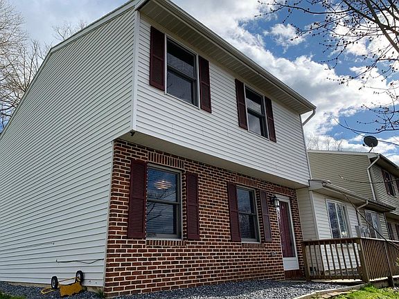 2nd image of 10 Amber Ct