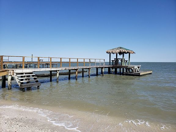 4th image of 1836 Bay Shore Dr