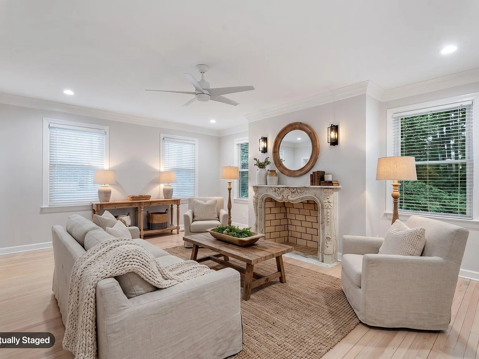 4 bed, 2.5 bath, 3045 sqft, $3,800 — Photo 4