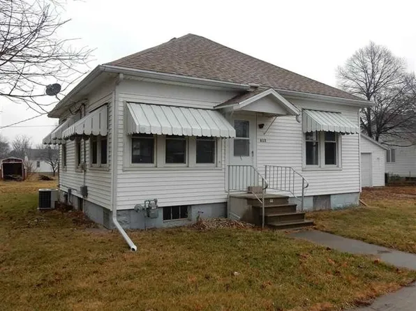 612 Market St, Emden, IL 62635