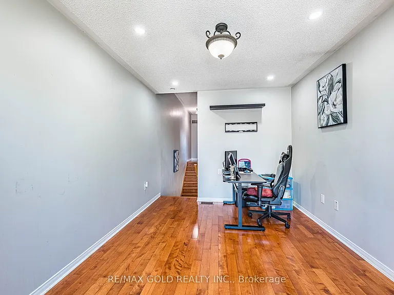7 Roadmaster Ln — Photo 19