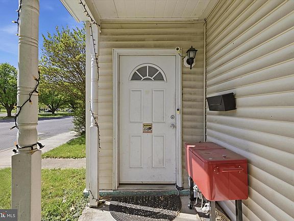 4th image of 115 S Purcell Ave