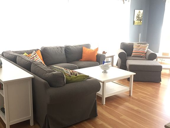 Upstairs Living Room 