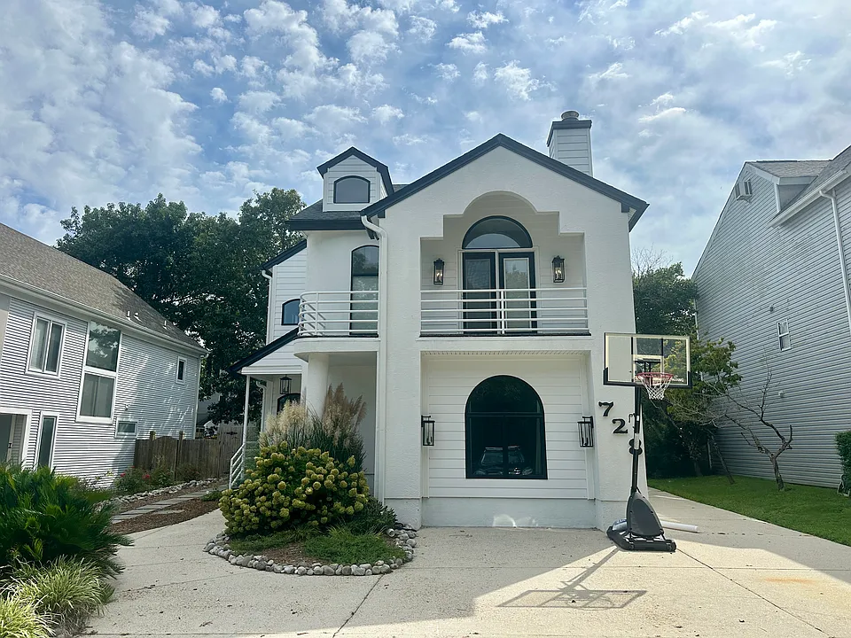 728 Surfside Ave