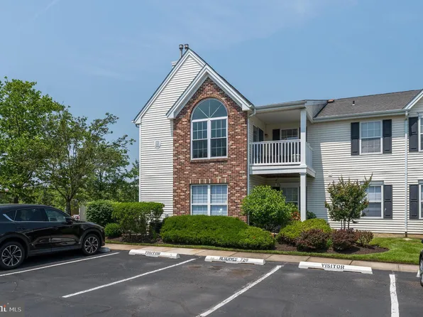 2006 Staghorn Dr, Mount Laurel, NJ 08054