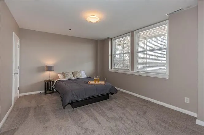 110 E Washington St #601 — Photo 21