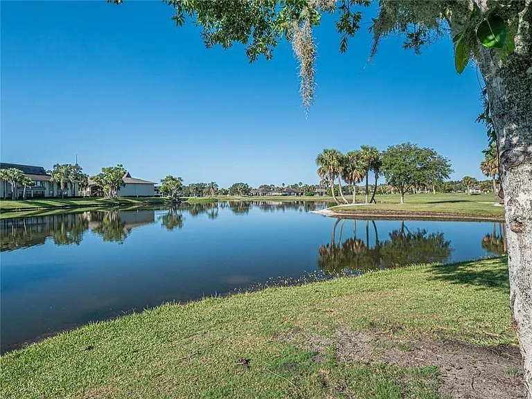 32 Plantation Dr #103 — Photo 10