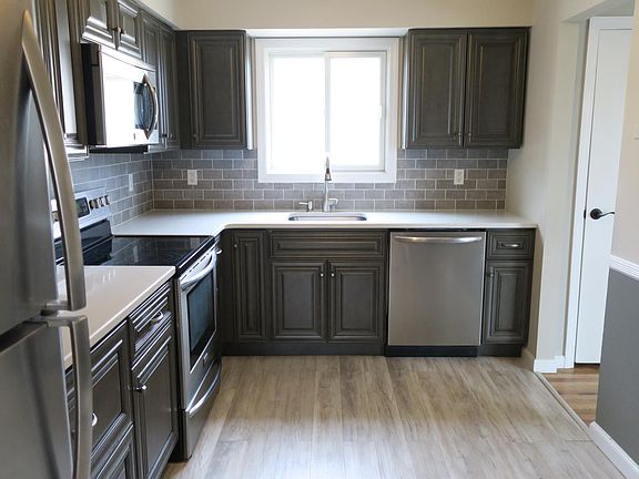 5th image of 700 Evelyn Ave