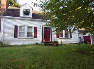 9 Charles St, Lewiston, ME 04240