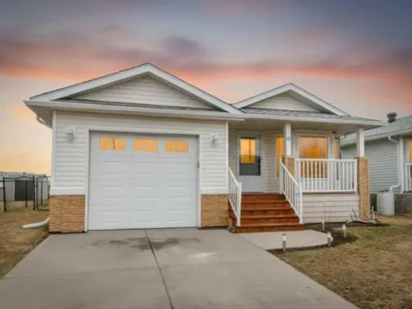 9 W Baywood Pl, Sylvan Lake, AB T4S 0A7