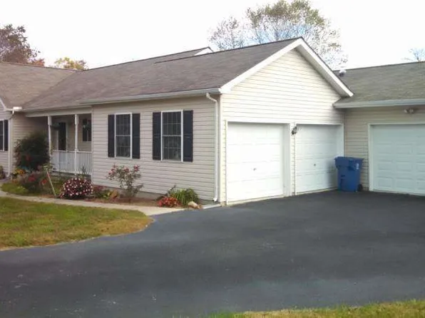 4 E Loch Nairn Rd, Houston, DE 19954