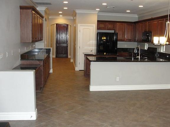 4th image of 3329 E Ravenswood Dr