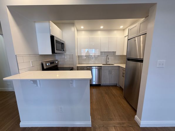 320 Hammond Pond Pkwy #504D