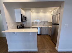 320 Hammond Pond Pkwy
